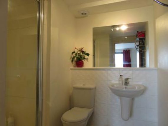 2 bedroom Flat to re...